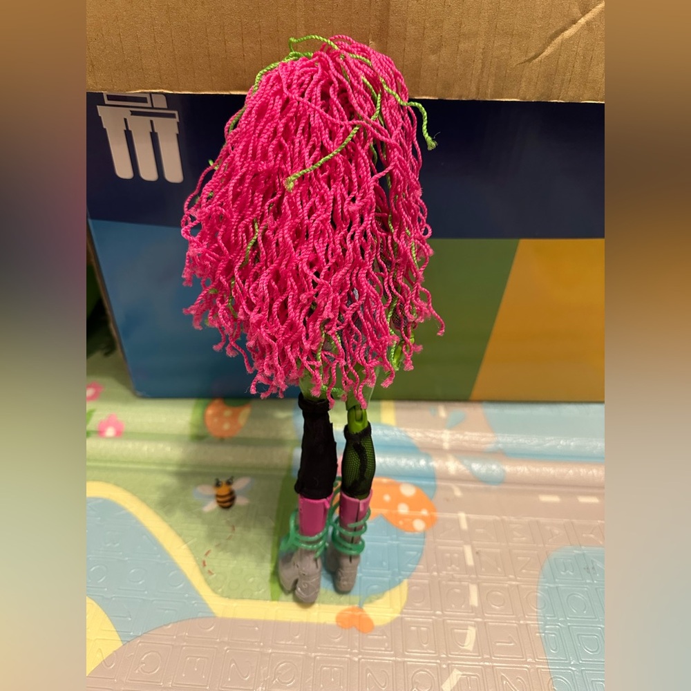 Monster High Venus Mcflytrap Fashion Doll 12” - Picture 7 of 8
